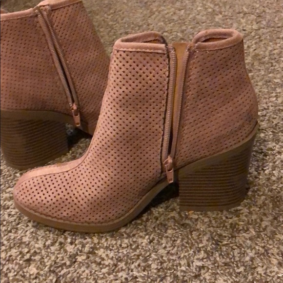 Cute Pink Booties! - Picture 3 of 3